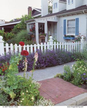 Front-Yard Gardens Make a Strong First Impression - FineGardening
